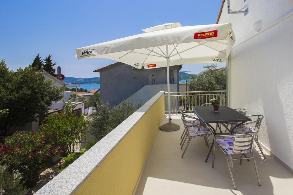Apartments Zoran Pirovac Exterior photo