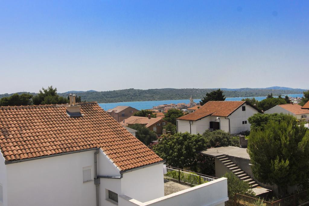 Apartments Zoran Pirovac Exterior photo