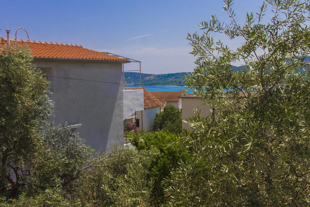 Apartments Zoran Pirovac Exterior photo