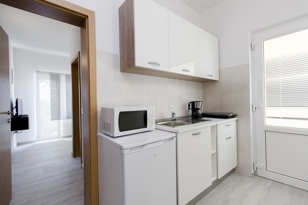 Apartments Zoran Pirovac Exterior photo
