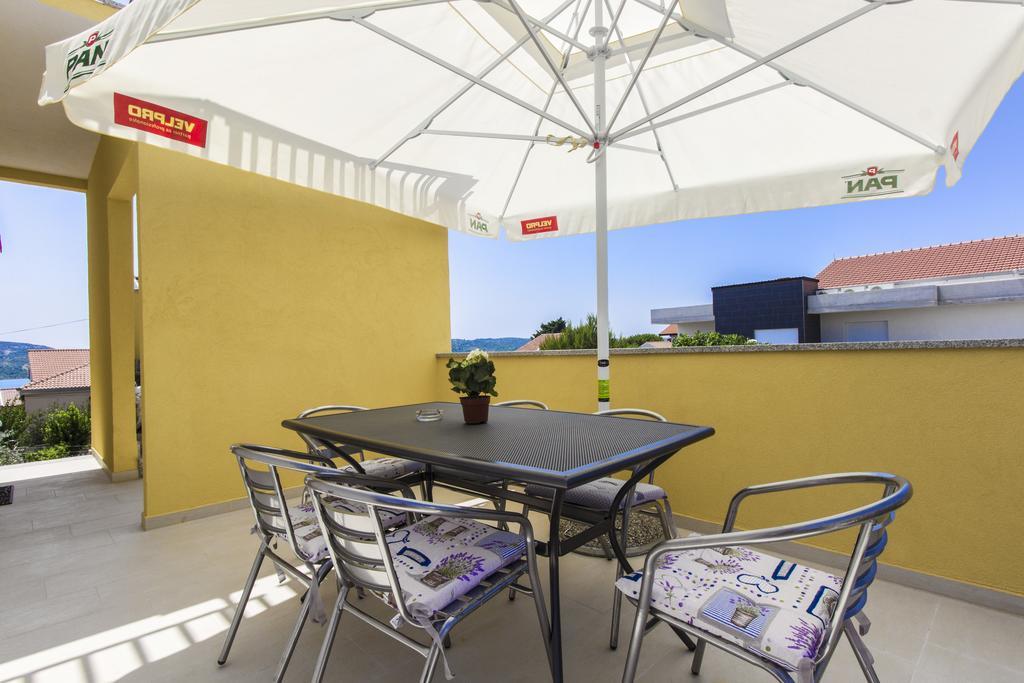 Apartments Zoran Pirovac Exterior photo