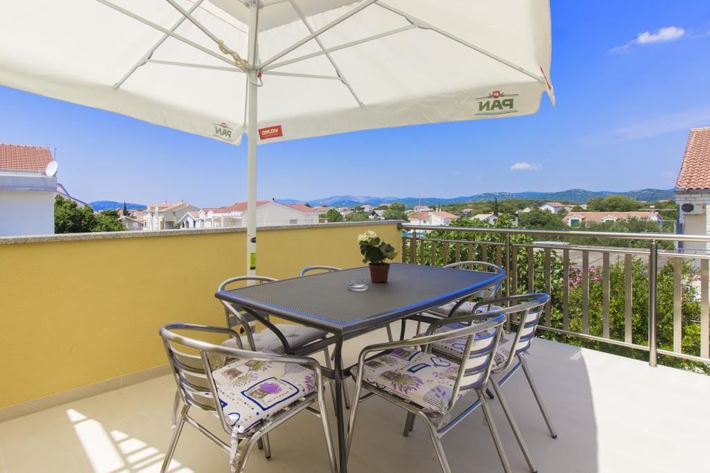 Apartments Zoran Pirovac Exterior photo