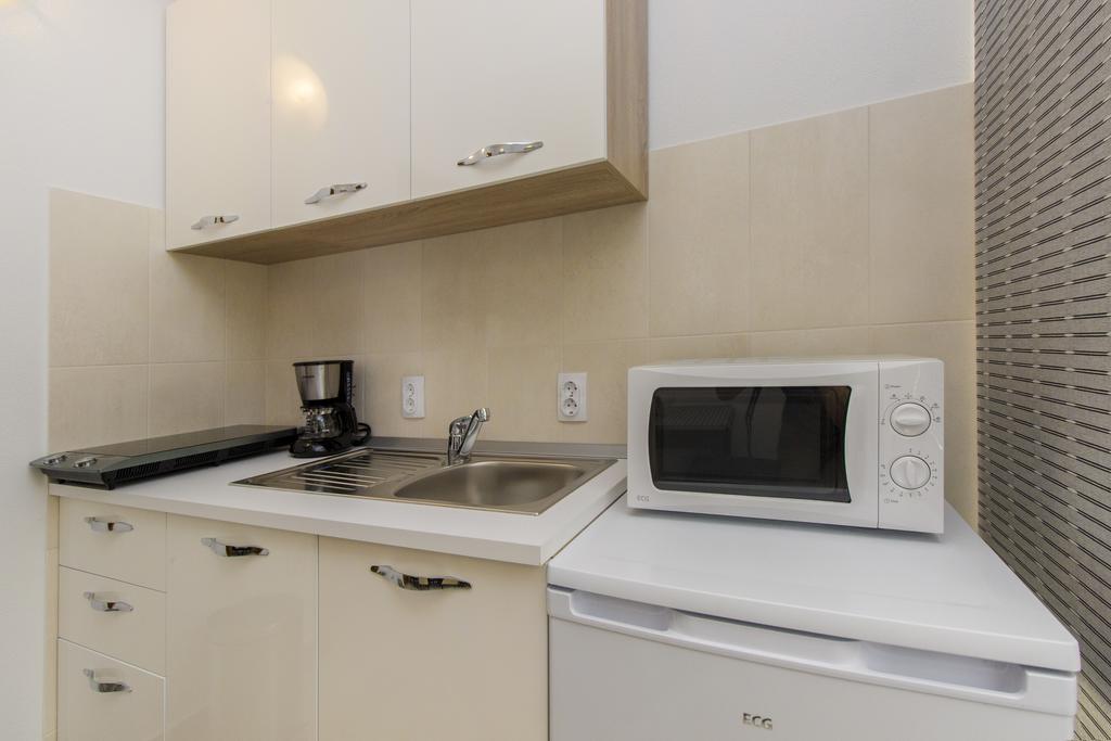 Apartments Zoran Pirovac Exterior photo