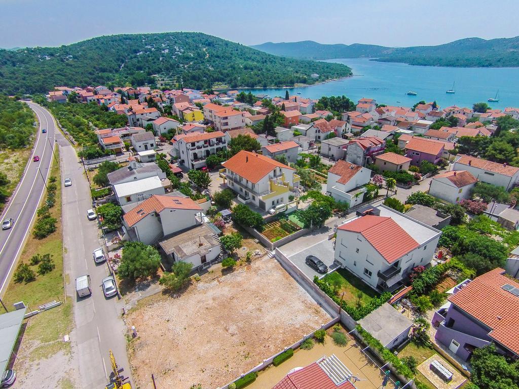 Apartments Zoran Pirovac Exterior photo