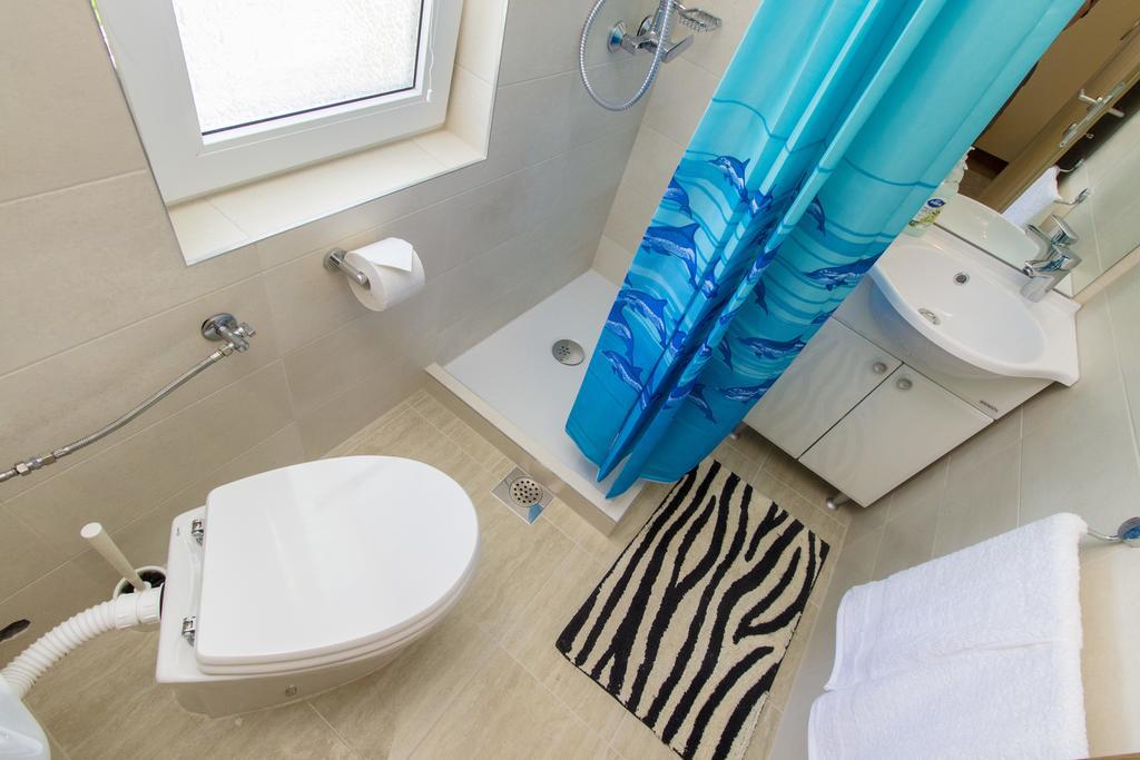 Apartments Zoran Pirovac Exterior photo
