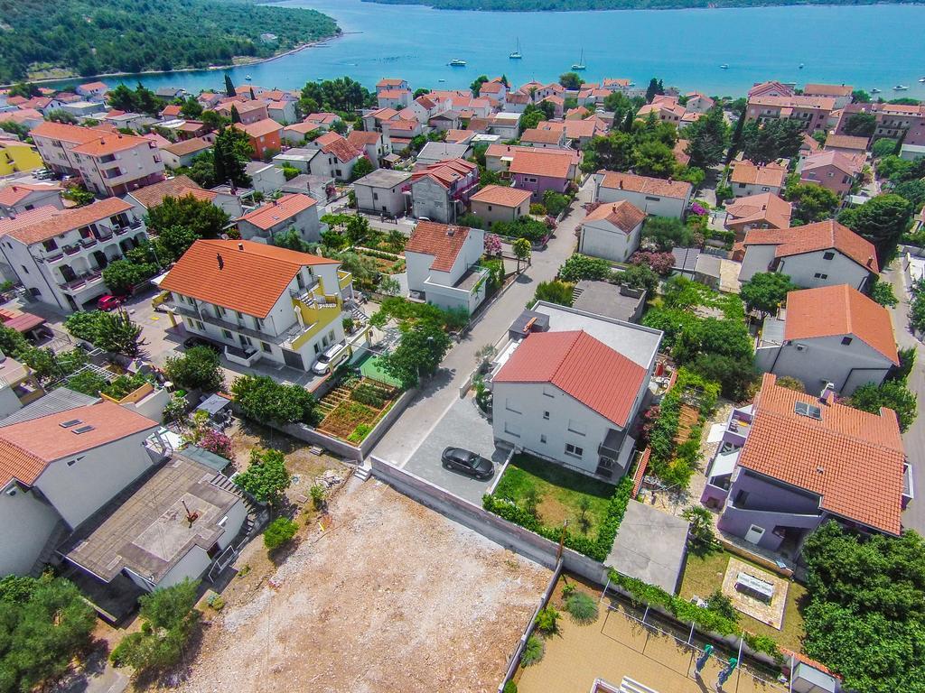 Apartments Zoran Pirovac Exterior photo